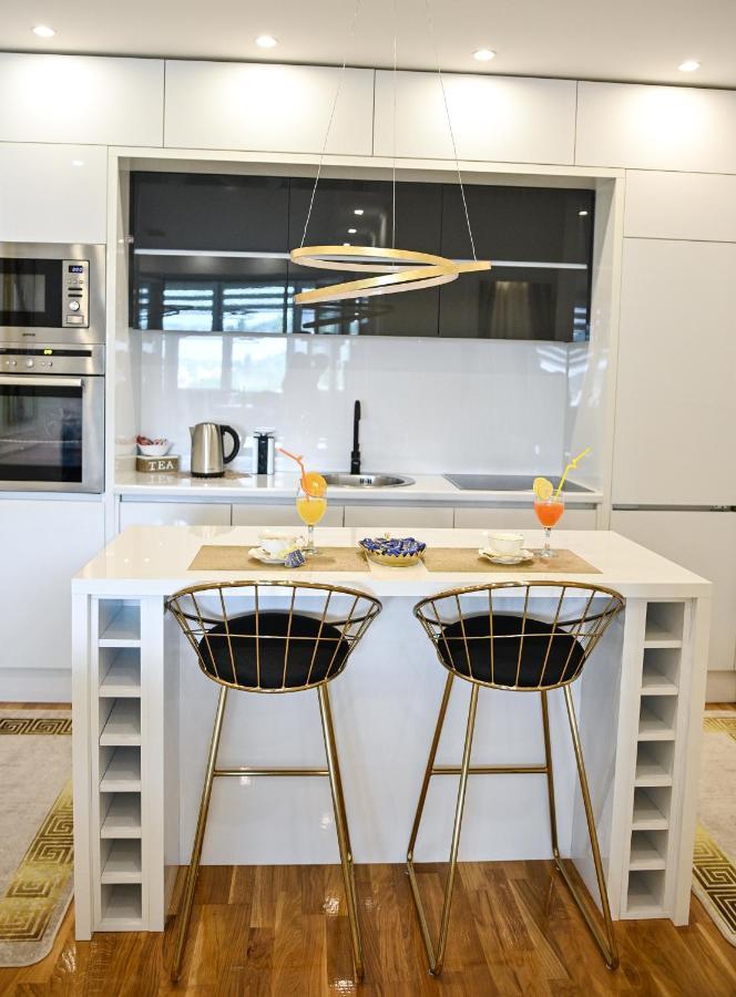 Luxury Apartment Karic Free Parking Tuzla Eksteriør bilde